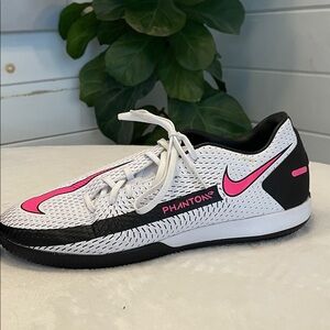 Nike Phantom GT Academy IC indoor cleats in White and pink.